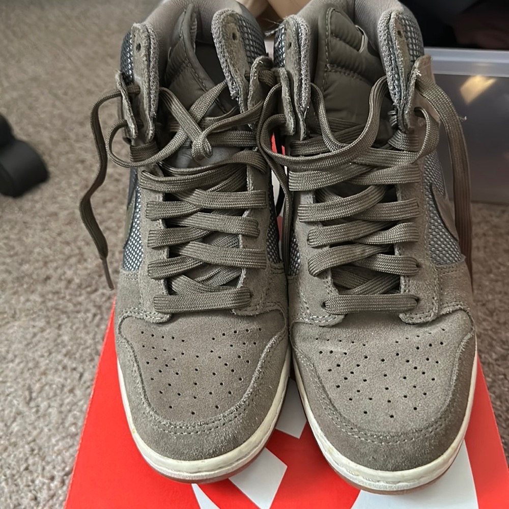 Nike Wedges Tennis Shoe- Size 8